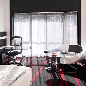 Club King Room Lounge Access
